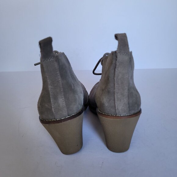 White Mountain Lambert Suede Wedge Taupe Gray Bootie. Size 9M - Picture 3 of 7